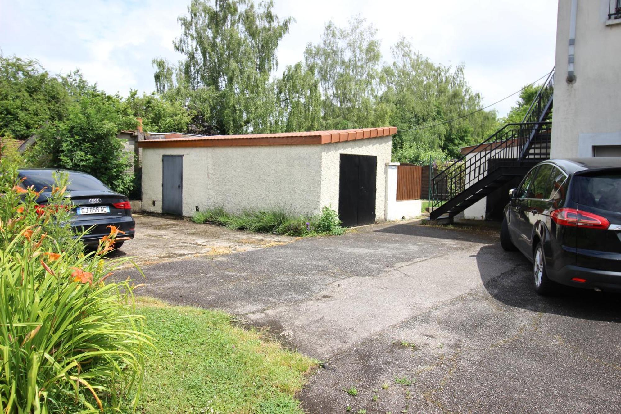 Thierville-sur-Meuse 3 Chambres - Tres Grand Jardin Privee - Terrasse Privee - Garage Velo Et Moto - Parking Voiture Privee Dans La Propriete - Gere Par Presta-Zen'Services מראה חיצוני תמונה