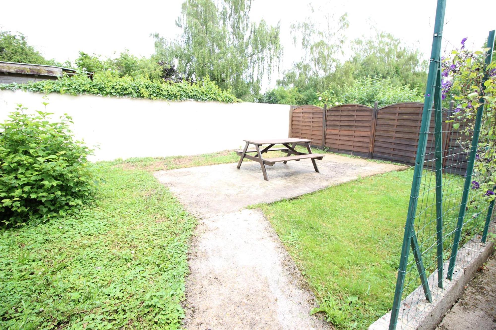 Thierville-sur-Meuse 3 Chambres - Tres Grand Jardin Privee - Terrasse Privee - Garage Velo Et Moto - Parking Voiture Privee Dans La Propriete - Gere Par Presta-Zen'Services מראה חיצוני תמונה