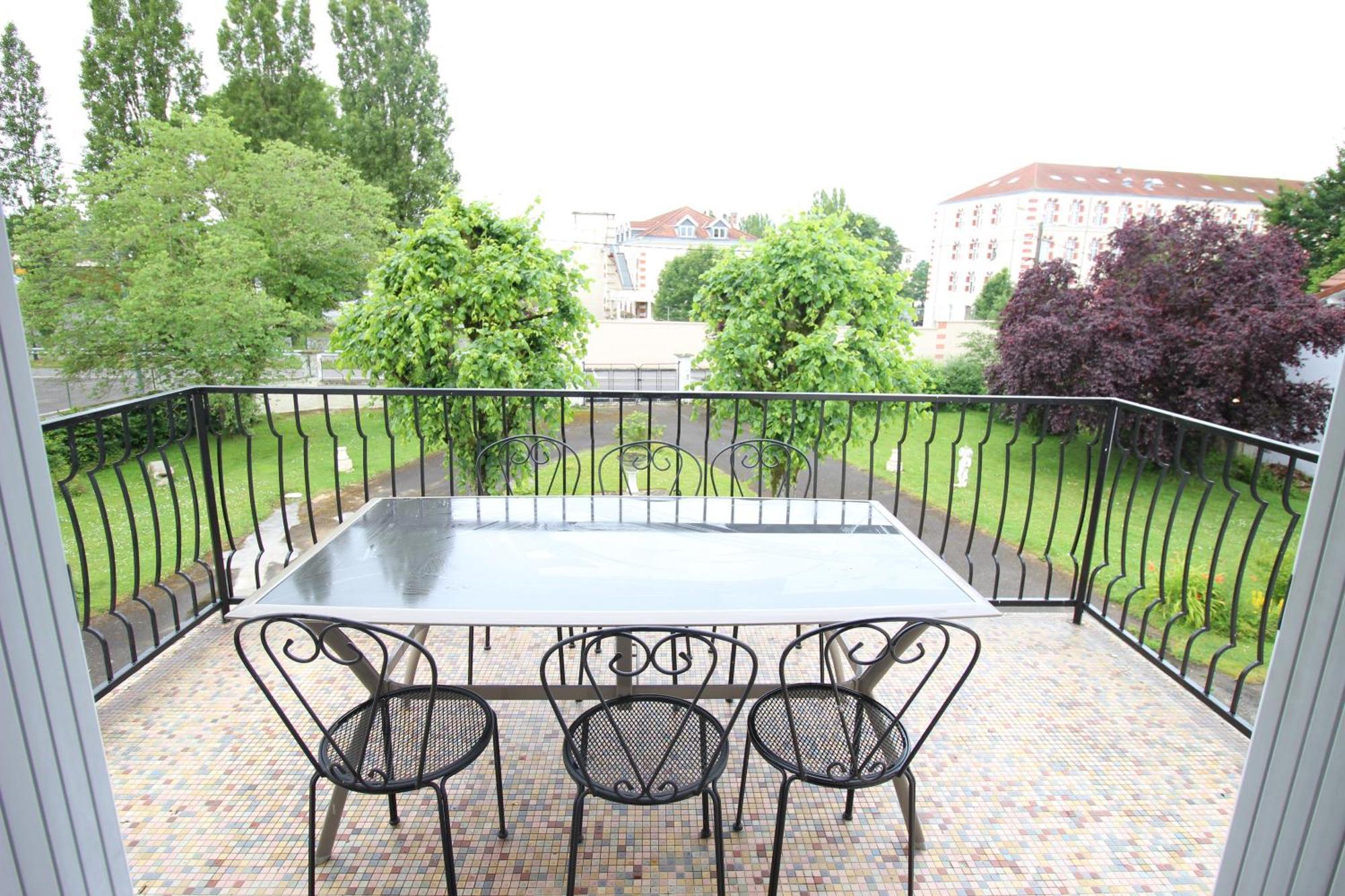 Thierville-sur-Meuse 3 Chambres - Tres Grand Jardin Privee - Terrasse Privee - Garage Velo Et Moto - Parking Voiture Privee Dans La Propriete - Gere Par Presta-Zen'Services מראה חיצוני תמונה